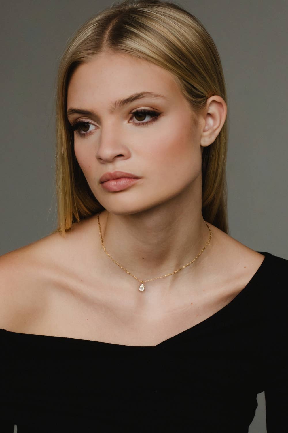 Luxe Gold Teardrop Rhinestone Necklace