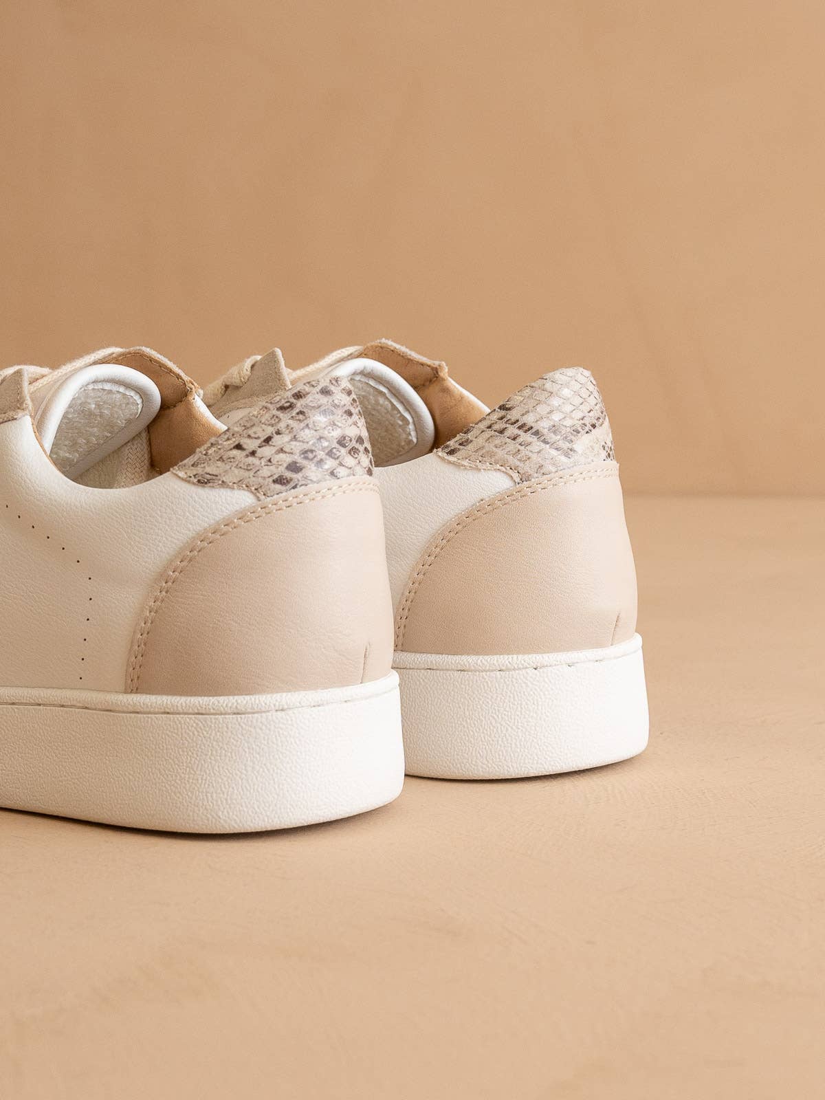 Irene Taupe Star Sneaker